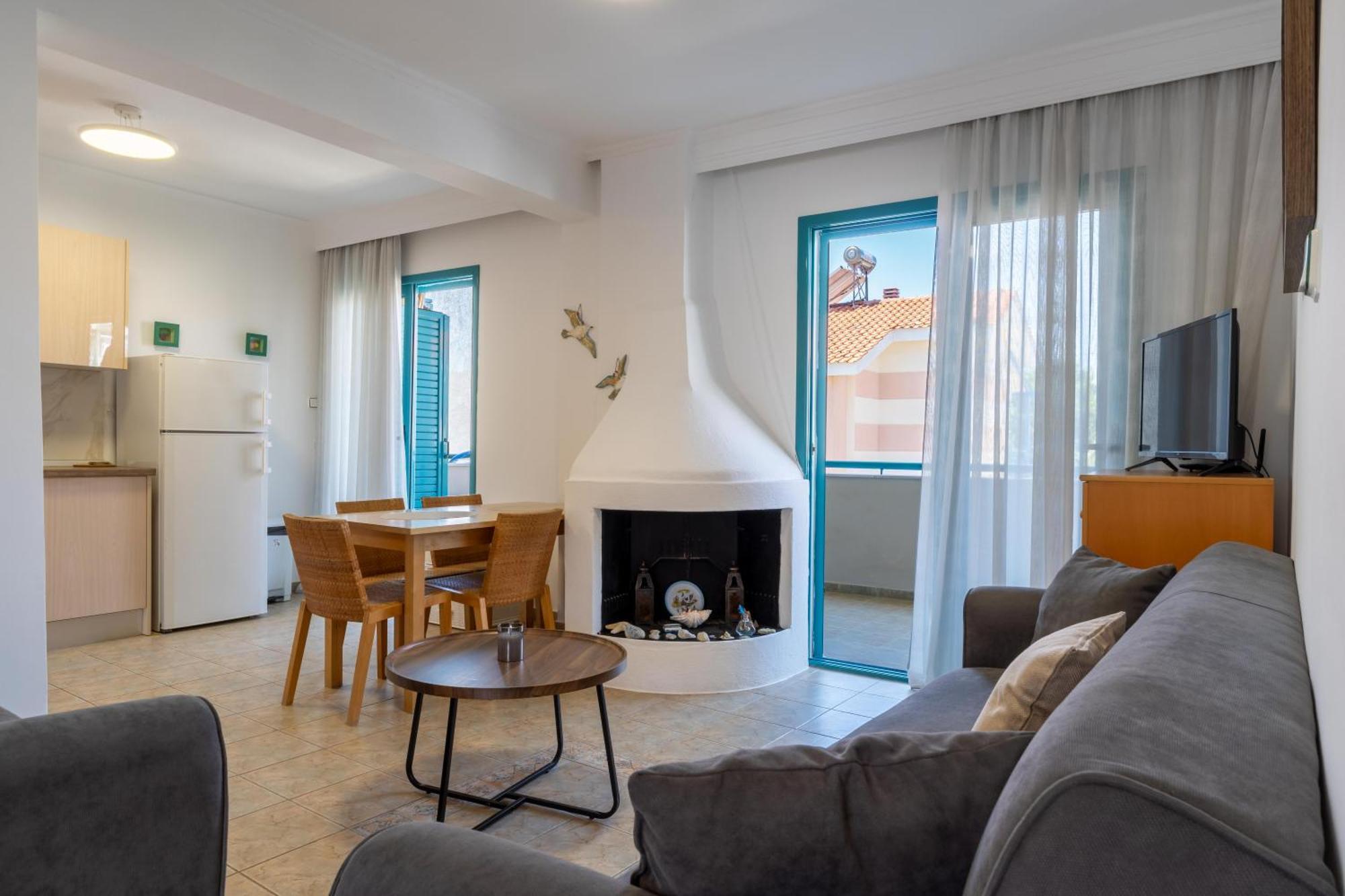 Emerald Seaside Apartment In Pefkohori Buitenkant foto